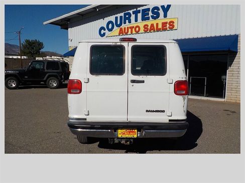 Used 2002 Dodge B1500 image 7