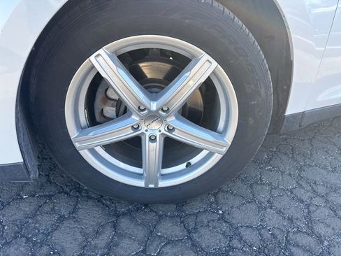 Used 2013 Ford Taurus Limited image 2