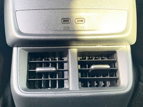 Used 2025 Chevrolet Equinox LT image 23