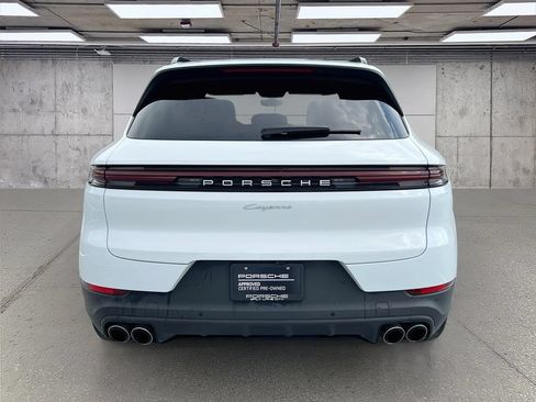 Certified 2025 Porsche Cayenne AWD/4WD image 10