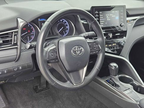 Used 2022 Toyota Camry SE w/ Carpet Mat Package (TMS) FWD image 2