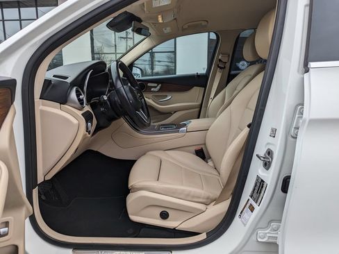 Used 2022 Mercedes-Benz GLC 300 4MATIC image 14