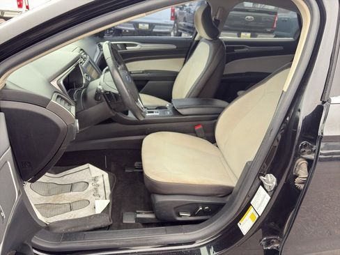 Used 2019 Ford Fusion SE w/ Equipment Group 151A image 19