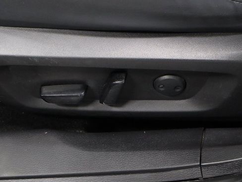 Used 2022 Mitsubishi Outlander SE image 27