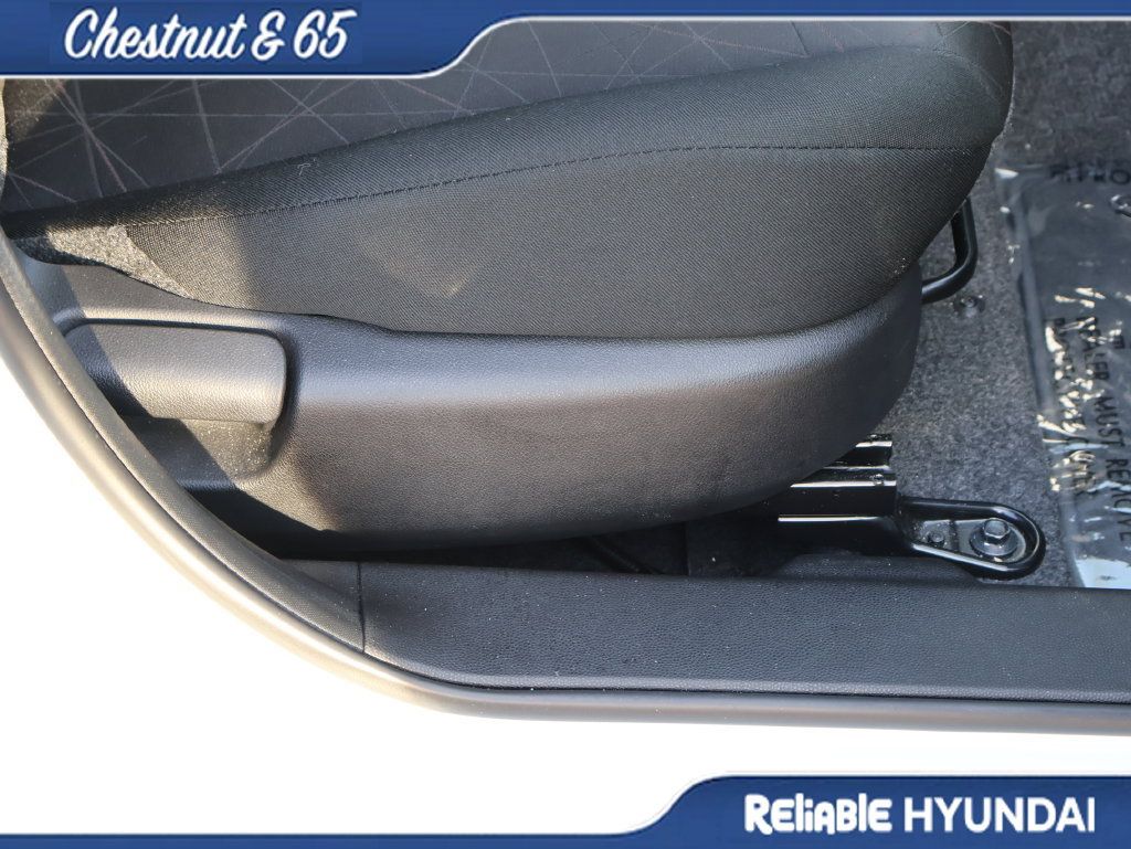 Used 2014 MAZDA MAZDA2 Sport FWD image 35
