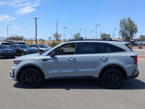 Used 2022 Kia Sorento SX FWD image 2