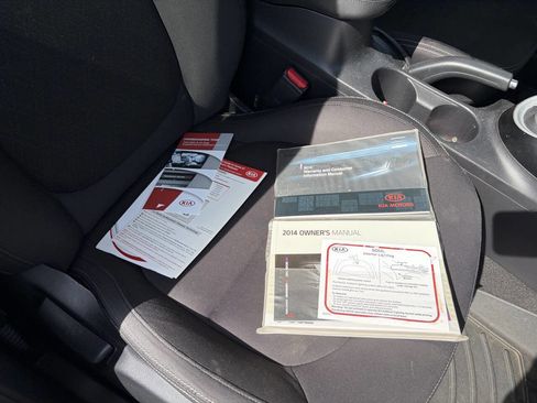 Used 2014 Kia Soul FWD image 14