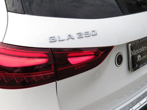 Used 2025 Mercedes-Benz GLA 250 4MATIC image 27