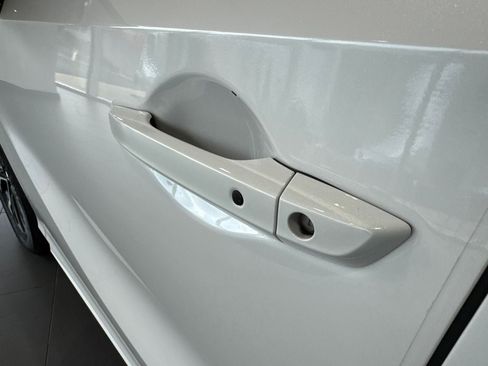 Used 2025 Honda Odyssey Elite image 14