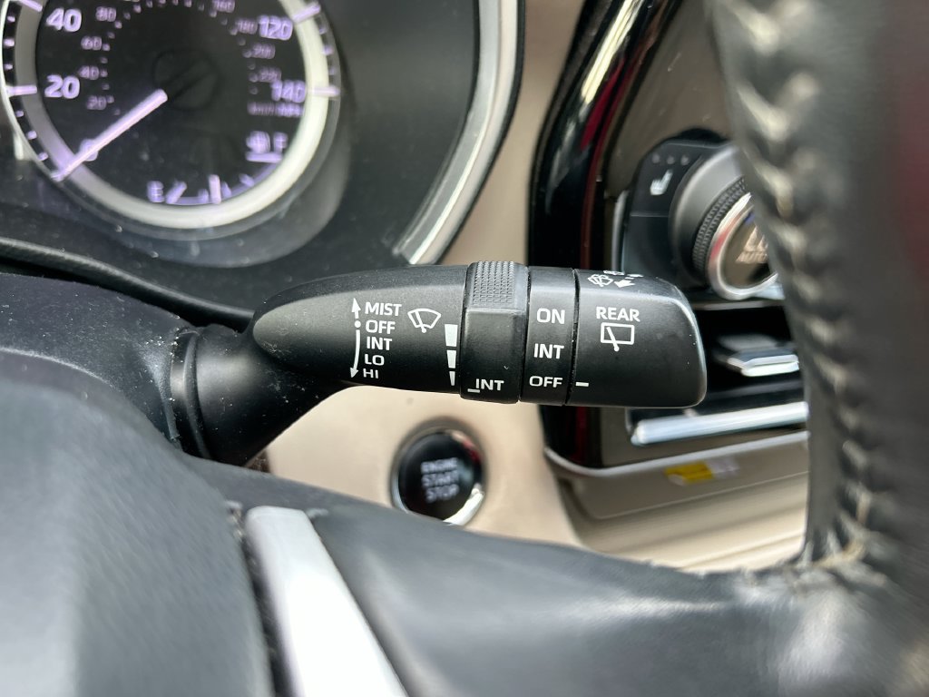 Used 2023 Toyota Highlander XLE FWD image 20