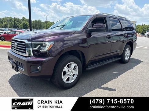Used 2018 Toyota Sequoia SR5 AWD/4WD image 2