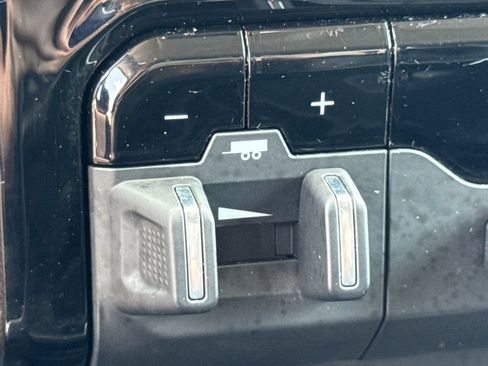 Used 2022 RAM 1500 Laramie AWD/4WD image 56
