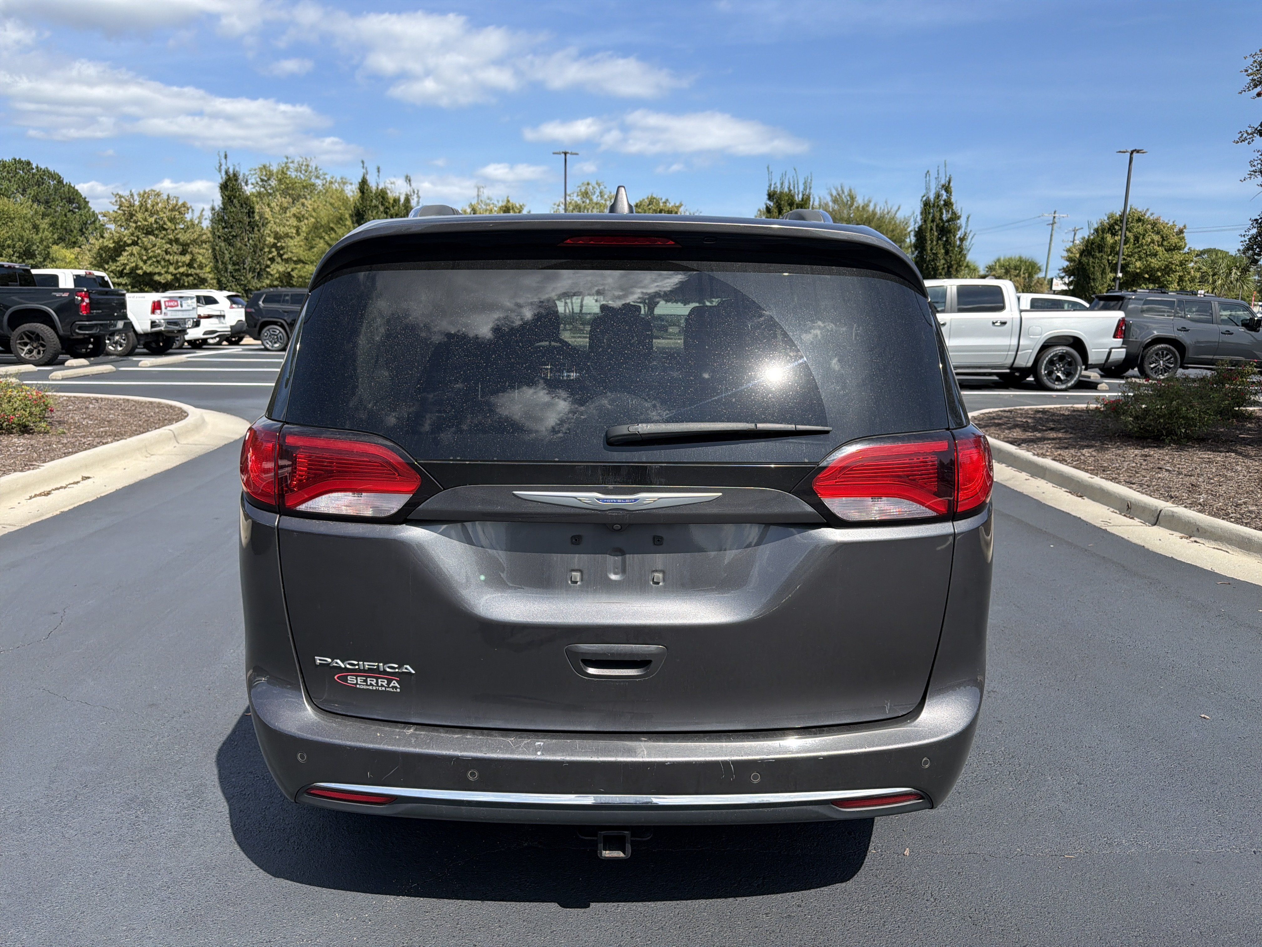 Used 2018 Chrysler Pacifica Touring-L FWD image 8