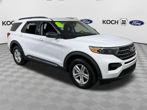 Used 2021 Ford Explorer XLT AWD/4WD image 2