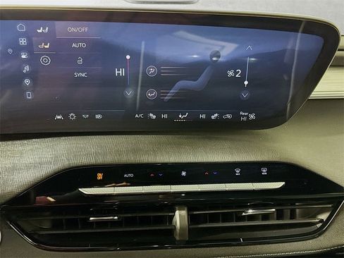 Certified 2025 Buick Enclave Preferred image 14