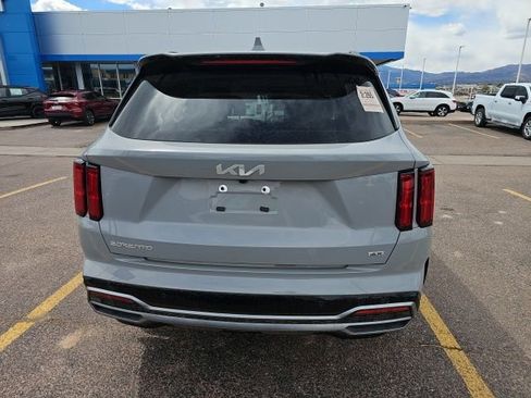 Used 2023 Kia Sorento SX image 4