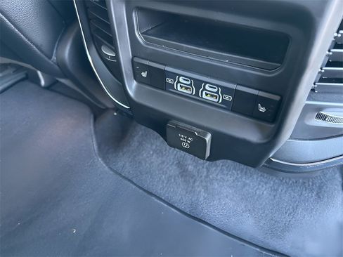 Used 2025 RAM 1500 Laramie image 15