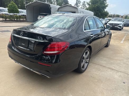 Used 2017 Mercedes-Benz E 300 image 4