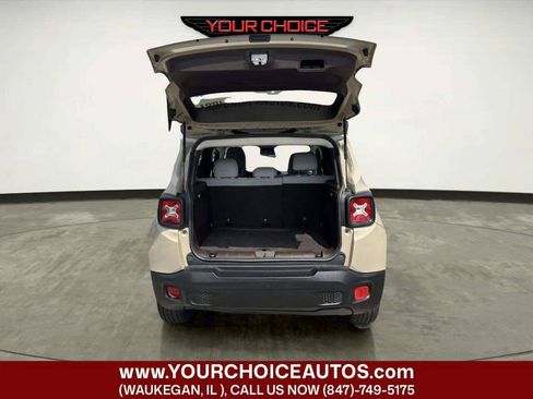 Used 2015 Jeep Renegade Latitude AWD/4WD image 14