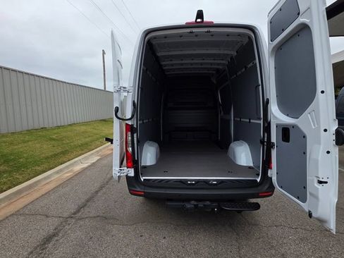 Used 2026 Mercedes-Benz Sprinter 2500 image 5