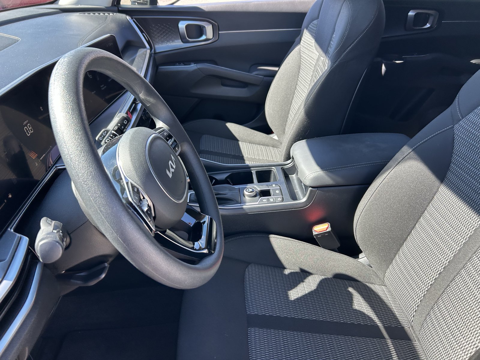 Used 2025 Kia Sorento LX FWD image 14