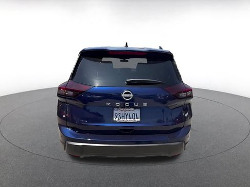 Used 2025 Nissan Rogue SV FWD image 12