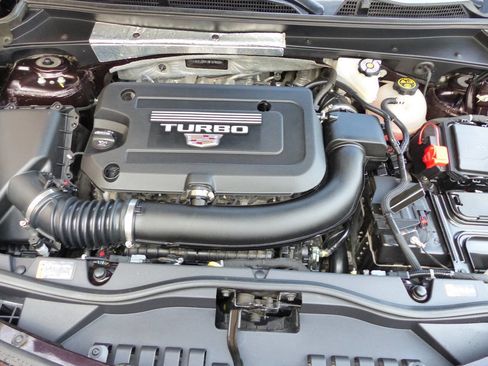 Used 2021 Cadillac XT4 Luxury w/ Cold Weather Package image 31