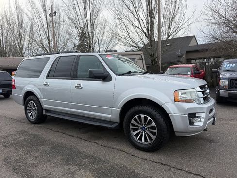 Used 2015 Ford Expedition EL XLT w/ Equipment Group 202A image 3