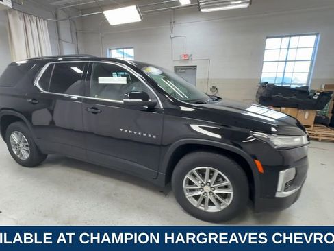 Certified 2023 Chevrolet Traverse LT FWD image 2
