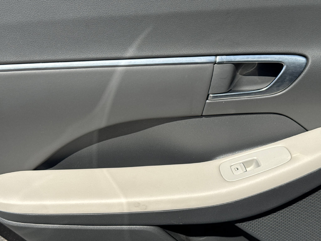 Used 2023 Hyundai Sonata SEL w/ Cargo Package FWD image 16