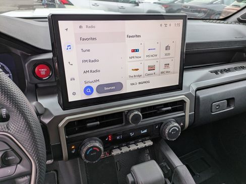 Used 2024 Toyota Tacoma TRD Sport image 11