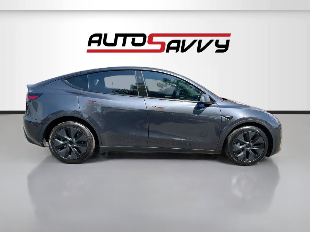 Used 2024 Tesla Model Y Long Range AWD/4WD image 8