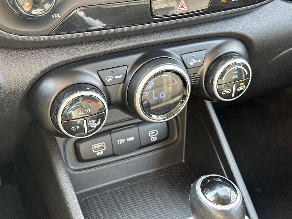 Used 2025 Hyundai Venue SEL FWD image 31