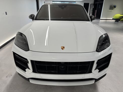 Used 2024 Porsche Cayenne Turbo GT AWD/4WD image 6