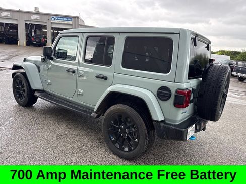 Used 2023 Jeep Wrangler Unlimited Sahara w/ Cold Weather Group AWD/4WD image 17