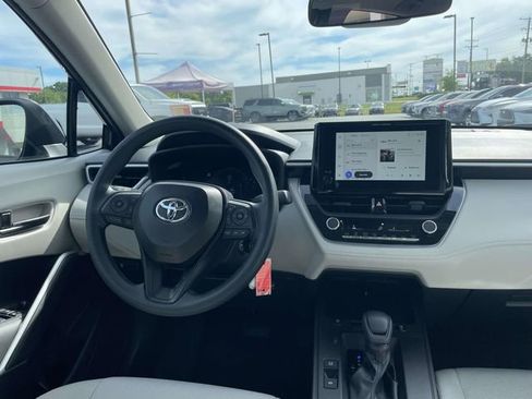 Used 2026 Toyota Corolla Cross L FWD image 11
