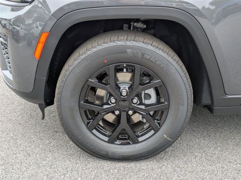 New 2026 Jeep Grand Cherokee Altitude AWD/4WD image 12