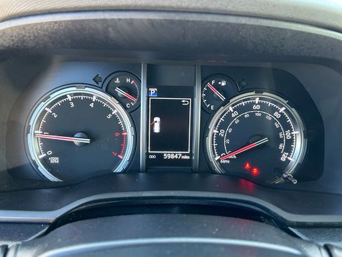 Used 2024 Toyota 4Runner TRD Off-Road Premium AWD/4WD image 16