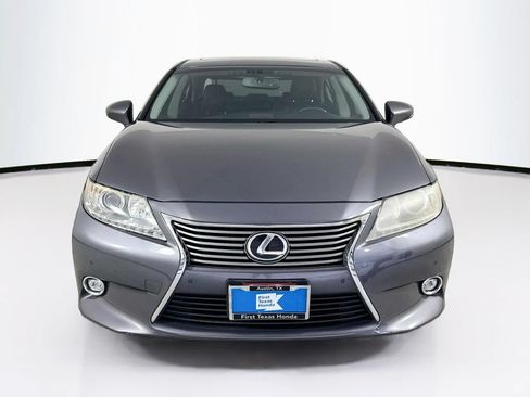 Used 2014 Lexus ES 350 w/ Luxury Package FWD image 2
