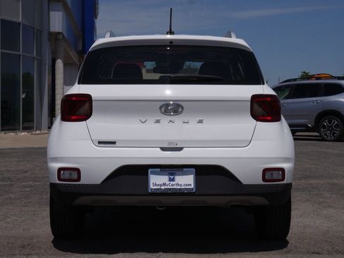 Used 2025 Hyundai Venue SEL FWD image 15