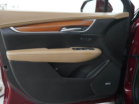 Used 2018 Cadillac XT5 Platinum AWD/4WD image 21