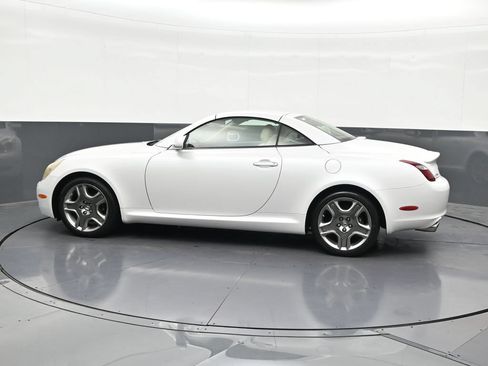 Used 2007 Lexus SC 430 Convertible w/ Preferred Accessory Pkg RWD image 2