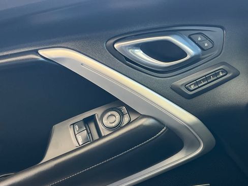 Used 2016 Chevrolet Camaro SS RWD image 13