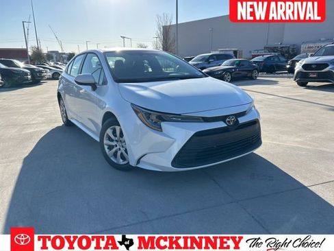 Used 2023 Toyota Corolla LE image 1
