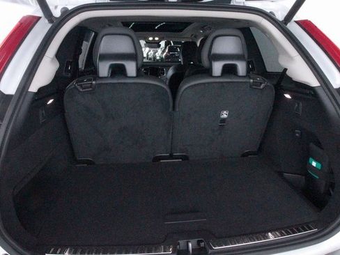 Certified 2025 Volvo XC90 T8 Plus w/ Protection Package Premier image 19