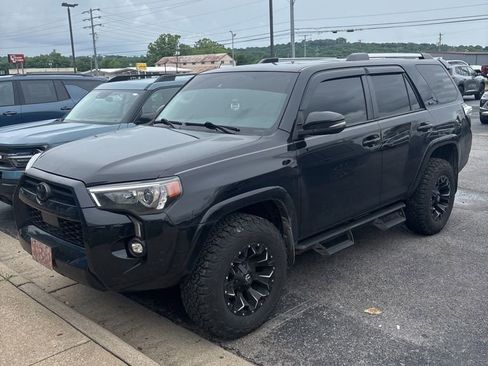 Used 2021 Toyota 4Runner SR5 Premium w/ Moonroof Package AWD/4WD image 1