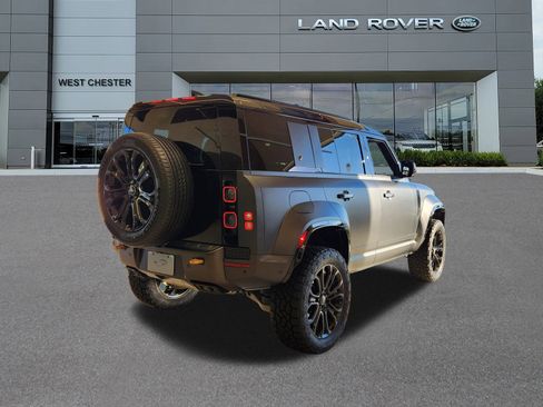 New 2025 Land Rover Defender 110 image 4