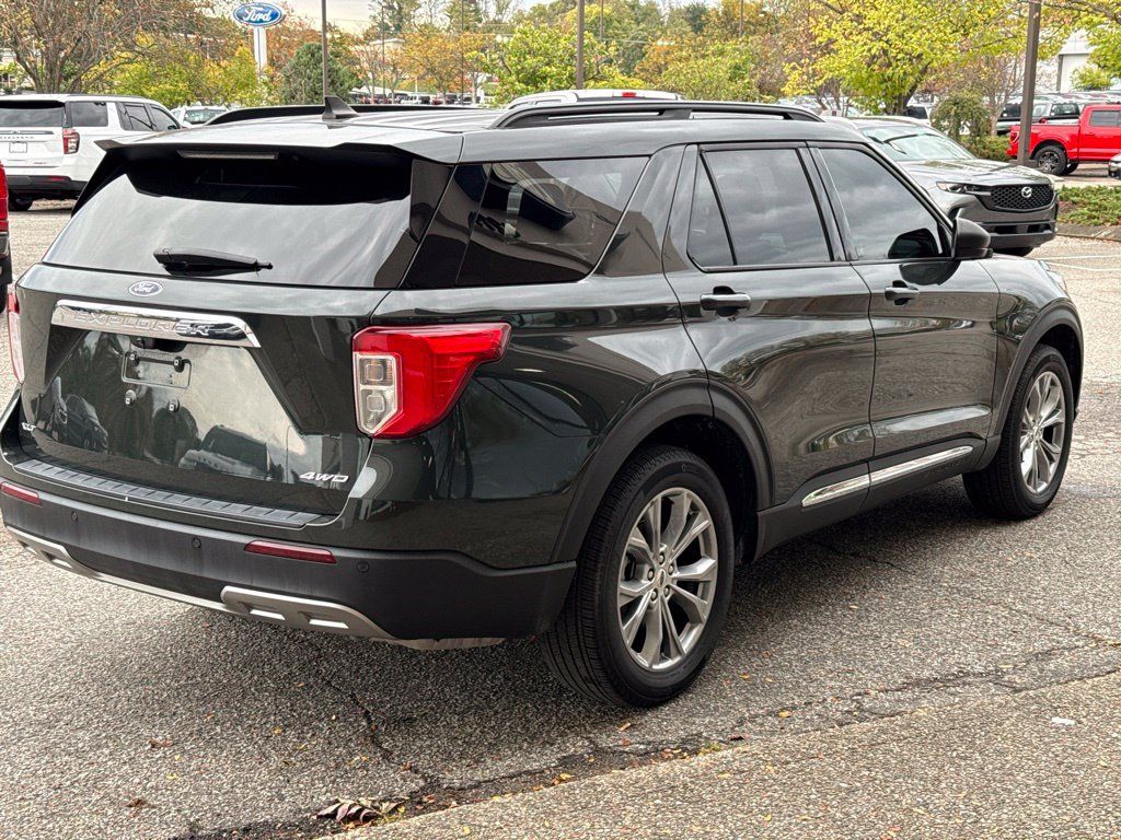 Used 2022 Ford Explorer XLT w/ Equipment Group 202A AWD/4WD image 14