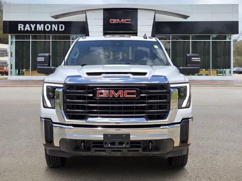 Used 2024 GMC Sierra 2500 Pro AWD/4WD image 2