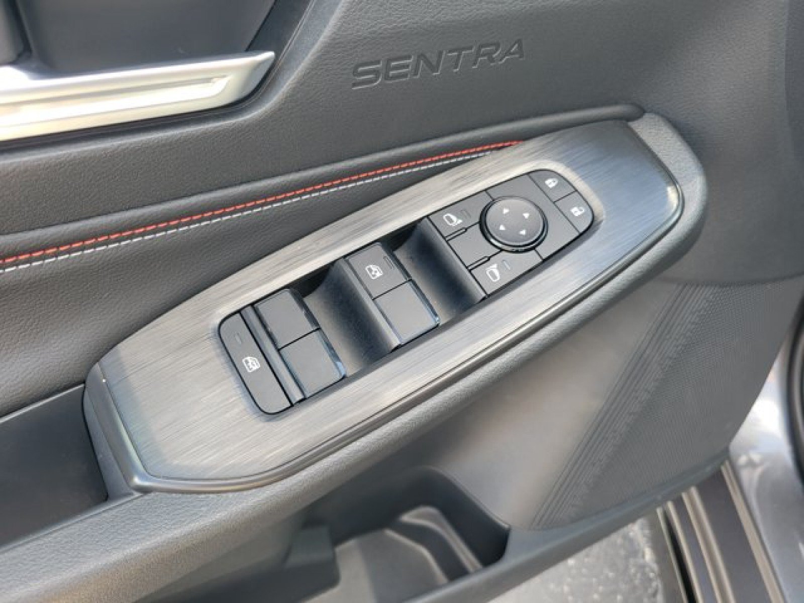 Used 2026 Nissan Sentra SR w/ Floor Mat Package FWD image 17